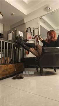 【调教视频】【贺贺】把狗从笼子里拽出来虐 bf56397