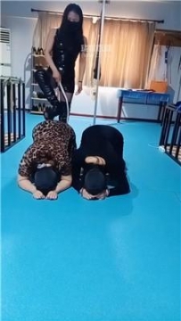 【调教视频】【青妍】情侣奴下跪受刑场【上】 JS260314-7