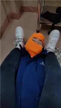 【调教视频】【奇了怪了】男友就是喜欢我跑步后的鞋袜，真下贱啊 JS241219-4