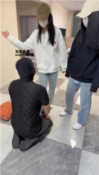 【调教视频】【深情】3S-精神小妹暴力踢踹虐打 bf52981