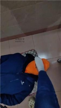 【调教视频】【奇了怪了】运动后原味鞋袜气味辱 JS241220-3