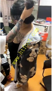 TL23485 雪碧SAMA】三个姐妹暴打素人女奴19分钟[粗口辱骂草泥马、你是个鸡吧]