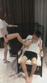 TL3412 00后玉娘 耳光打蒙贱狗