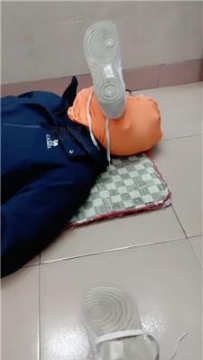 【调教视频】【奇了怪了】强制闻鞋/鞭打踩踏 JS241230-22