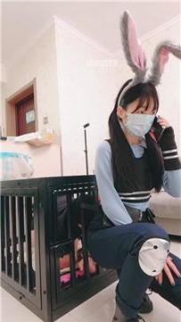 【调教视频】【桃夭大大】马丁靴可爱小主蹂躏狗笼犬 JS251013-2