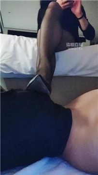 【调教视频】【糖糖】近距离-黑丝脚踩虐 JS251127-24