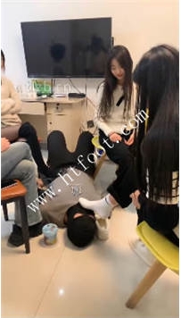 TL42168 精神小妹】脚喂食物30分钟