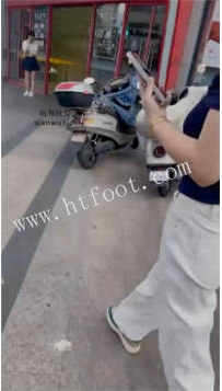 TL48792 素人挖机】开发黑丝船袜小姐姐35分钟