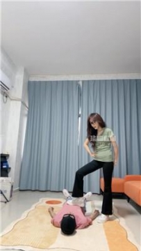 【调教视频】【猴歌】坐脸强制窒息-脏鞋踩踏 bf56444