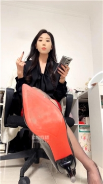 【第一视角】【西彤】丝足高跟羞辱绿帽    260309-27