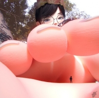 女孩脚趾下的男孩   JS260412~2