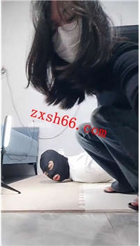 TLZB26267灵竹-捆绑舔脚深喉圣水嗅闻27分