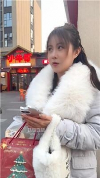 【调教视频】【素人挖掘机】雪地靴白袜踩贱奴 JS251226-9