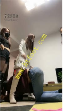 TL23801 十三姨】惩罚偷内衣狗做公用厕所28分钟