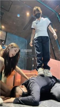 【调教视频】【牙乖乖】帮我表妹教训班主任 JS250801-1