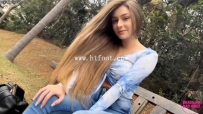 29791  BBG-在公园里给比自己年龄小很多的美女下跪舔脏脚被当擦脚布使用是什么体验？