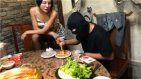 TL18952 诺曦S户外火锅店黄金圣水口水呕吐物语言羞辱粗口辱骂刺激心跳往死里调17分钟[1920*1080高清]