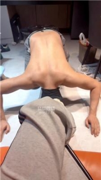 【调教视频】【陌离】磕头求白袜调 JS260414-7