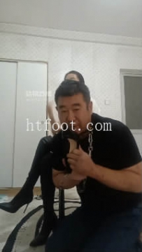 ZB11009 刑狗2-清理主人十双鞋底37分钟