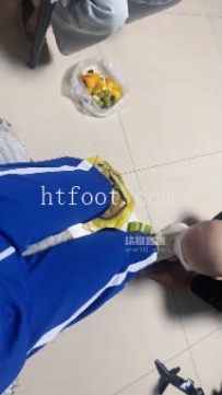 ZB9839 足彩馆-女高第一视角喂食30分钟