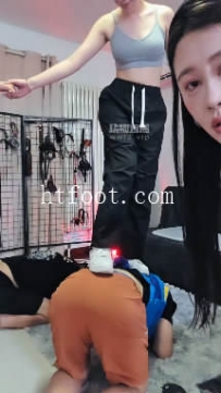 ZB10789 Model月焱-两个刑狗PK37分钟