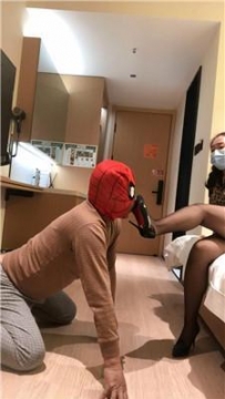 【调教视频】【淘淘】黑丝脚插嘴-滴蜡 JS260311-34