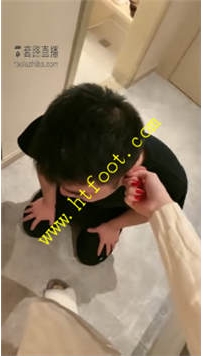 TL24464 弯弯小阿姨】门口跪拜大力揪耳朵34分钟