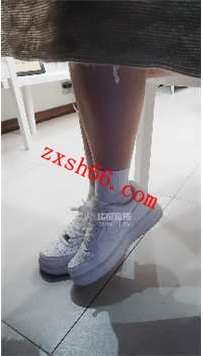 TLZB25826琳园长-桌底鞋底喂食楼梯除臭白袜59分