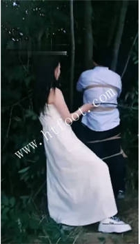ZB2446 幽魅】户外森林玩狗-捆绑树上鞭打骑脖子舔原味棉袜jio 36分钟