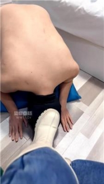 【调教视频】【戚戚】牛仔裤坐脸窒息-掐乳 JS251221-6