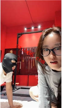 TLZB25524白鸽老师S调教羞辱舔脚打屁股捆绑玩乃20分