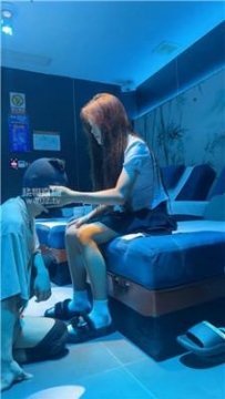 【调教视频】【白鹭】给钱让按摩小妹用白袜玩我 bf58410