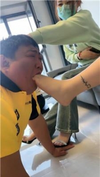 【调教视频】【冷月】多S群调群虐外卖小哥 JS250607-51