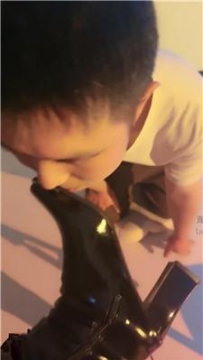 【调教视频】【灵灵小仙女】清理脏鞋底-袜子塞嘴 JS251210-6