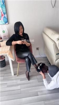 【调教视频】【伊潼】白领A下班暴揍家奴 JS251027-2