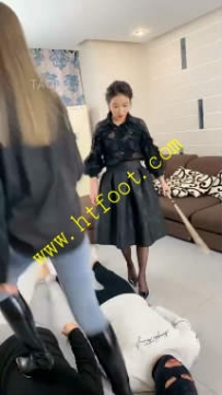 TL27800 二宝】20余种高跟踩踏专场定向干狗重度篇51分钟