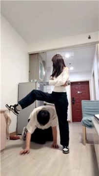 【调教视频】【妍妍s】耐克鞋捂原味玩贱奴 JS260320-34