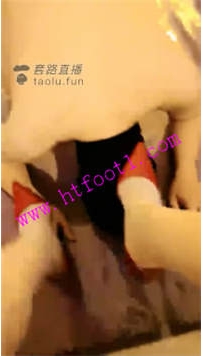 TL19465 天津叶子S兔酸奶舔腿舔脚半空高跟踩踏35分钟