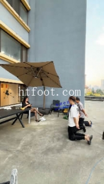 ZB12026 颜值S】户外暴风雨中罚跪27分钟