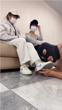 【调教视频】【足彩馆】双S-学生妹脏鞋棉袜踩[上] JS251013-3