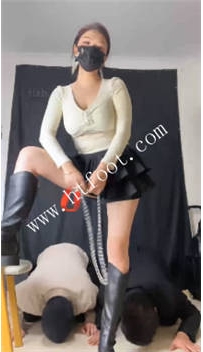 TL44304 甜心教主】跪拜长靴踩踏24分钟