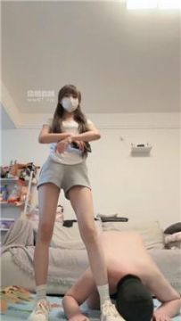 【调教视频】【鹿可】可爱小主-脏鞋白袜虐杀继父 bf54411