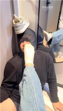 【调教视频】【可可公主】镜前羞辱臭脚清道夫 JS260330-26