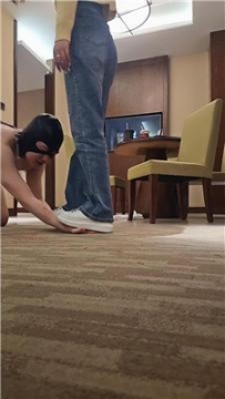 【调教视频】【上头姐妹团】反绑滴蜡-白鞋白袜辱 JS251215-4