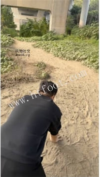 ZB896 偏不】骑马场34分钟