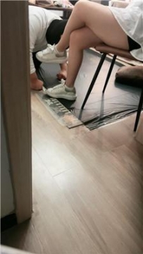 【调教视频】【橙子】偷窥视角-脏鞋白棉袜狂舔 JS251023-16