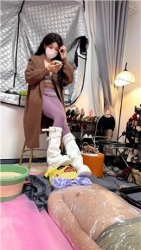 【调教视频】【簌簌大人】保鲜膜窒息虐乳纸巾窒息 bf62137