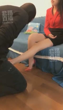 TL4760 凤卿华女皇 爆揍小笨狗