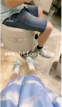 TL15057 上海樱桃小S双女王主动搭讪路人小哥哥并强制开发加tj95分钟