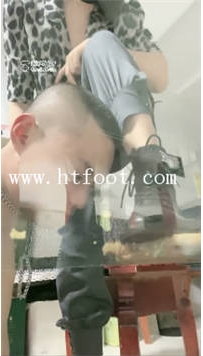TL16903 美离子S偷喝洗脚水心扉打开43分钟